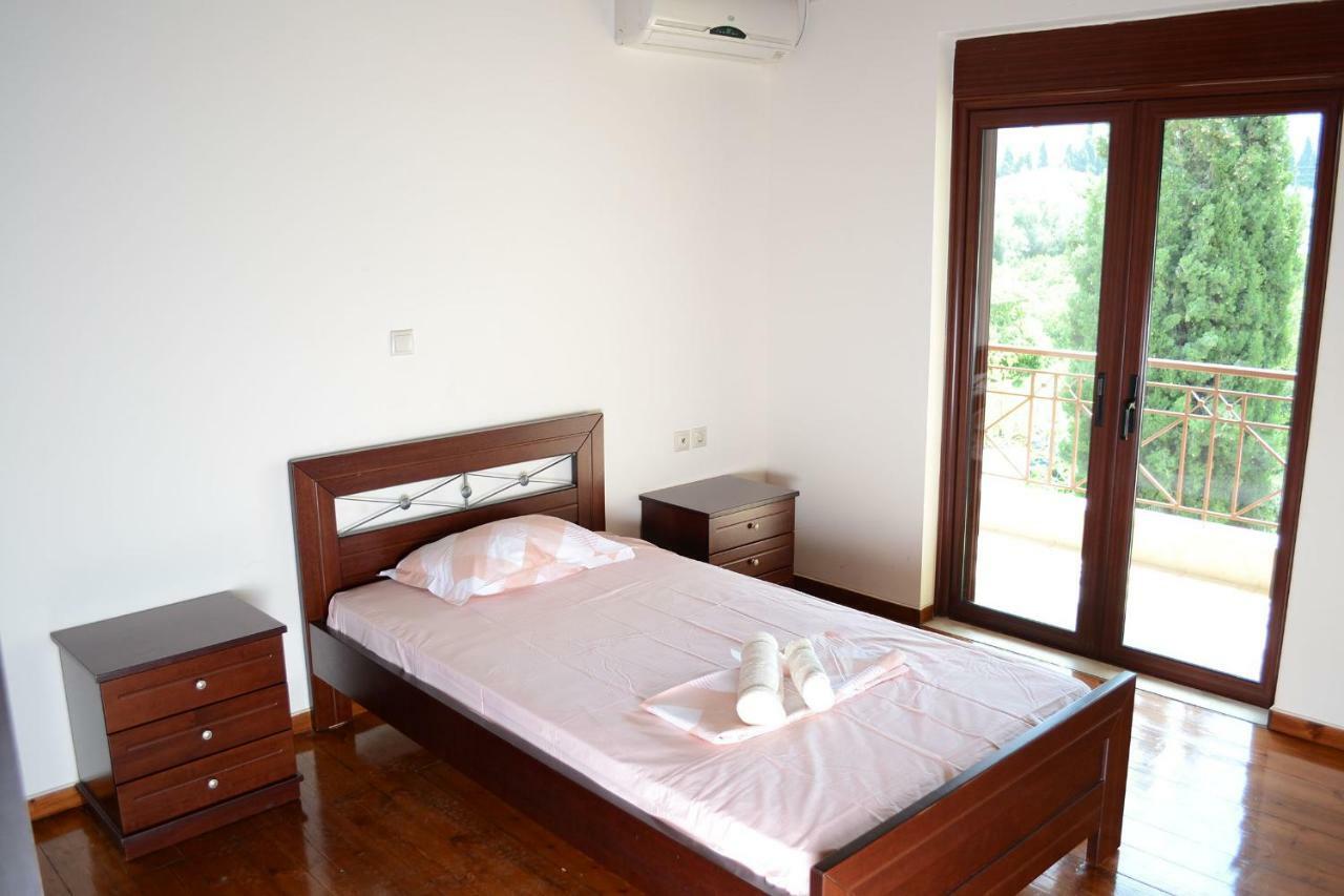 Villa Bella Loukisia Loukissia Bagian luar foto