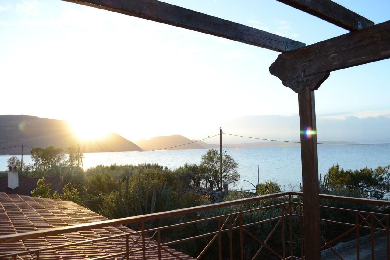 Villa Bella Loukisia Loukissia Bagian luar foto