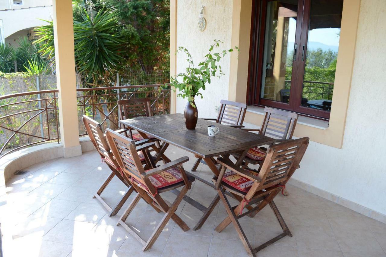 Villa Bella Loukisia Loukissia Bagian luar foto